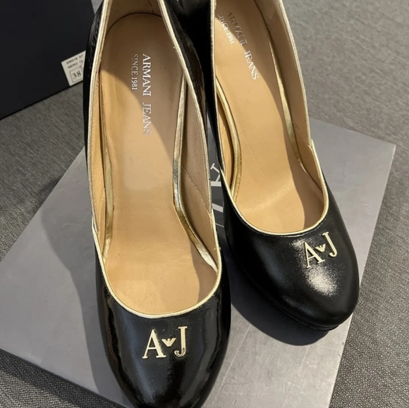 Armani Heels size 38 - Picture 3 of 6